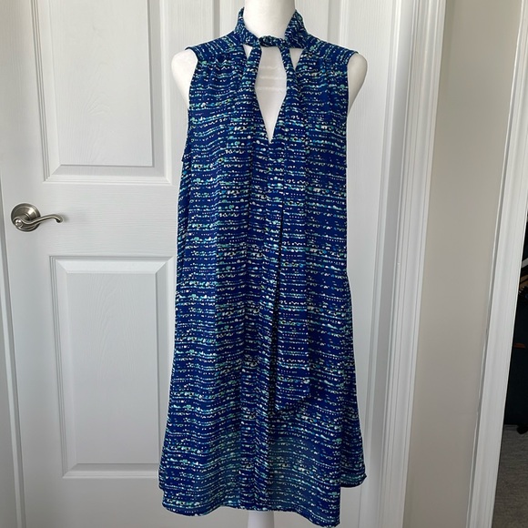CeCe Dresses & Skirts - CeCe Sleeveless Patterned Dress with Ties Size 10
